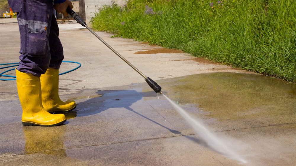 Patio cleaning in Manchester by Travis's Gardeners Manchester